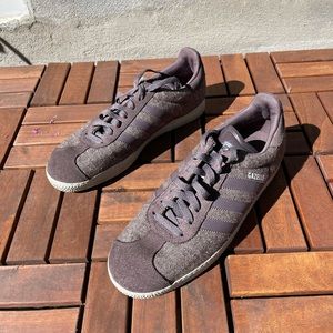 Adidas Gazelle (Men Shoes Size 9)